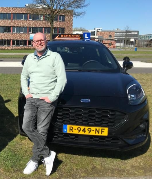 Autorijschool Bernard Hoezen logo