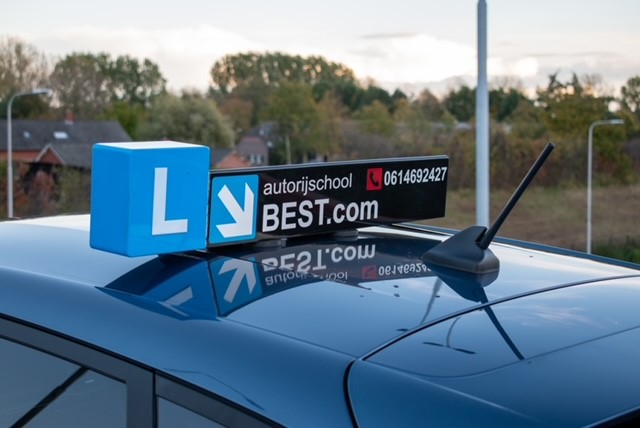 Autorijschool Best logo