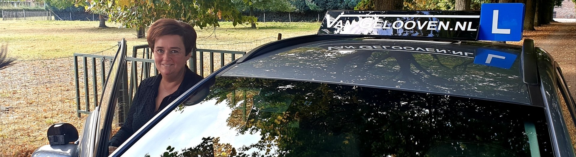 Autorijschool van Gelooven logo