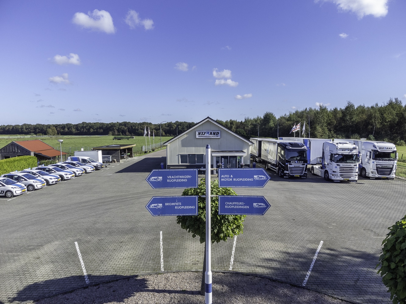 Nijland Verkeersscholen B.V. logo