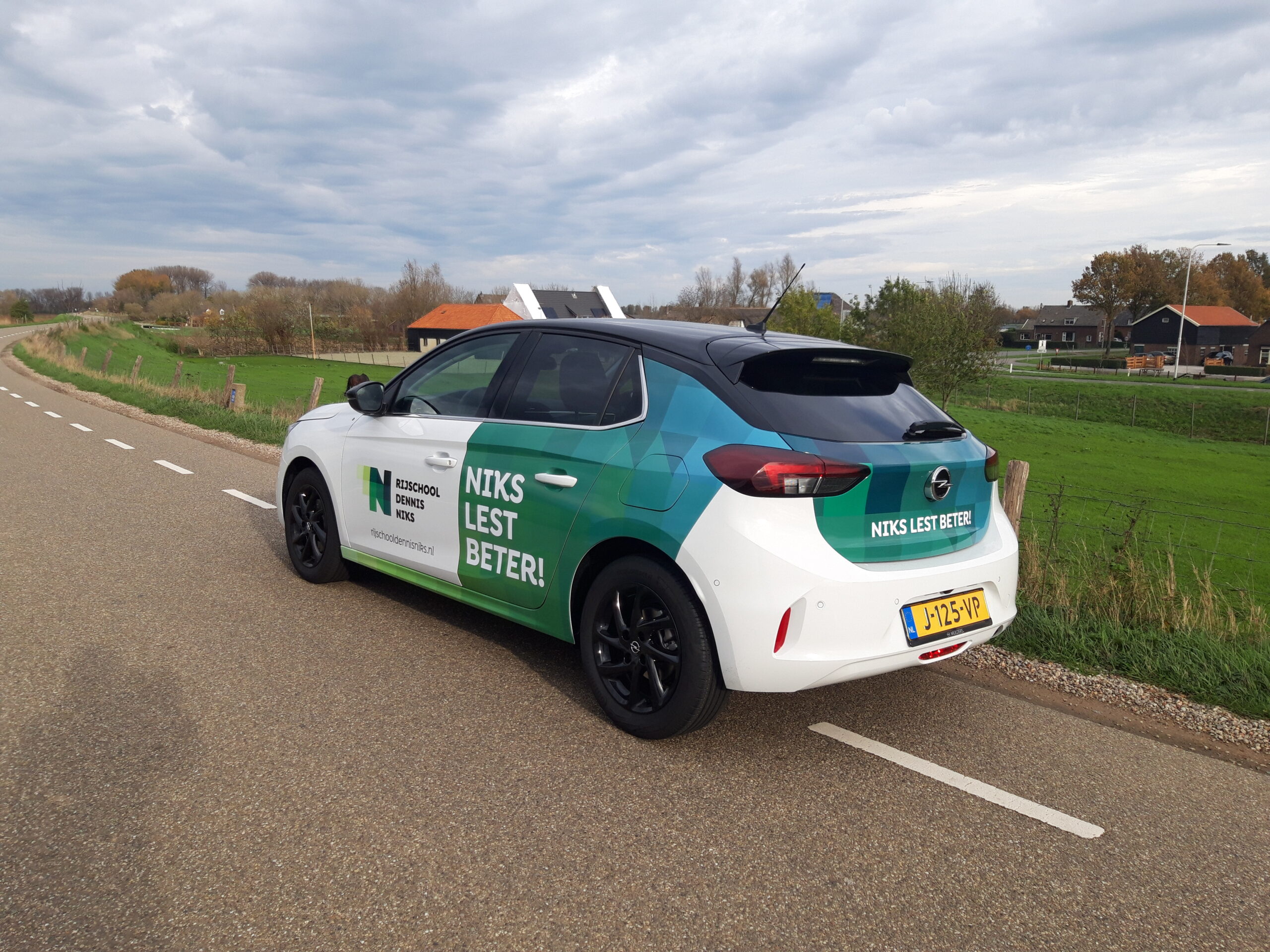 Rijschool Dennis Niks logo