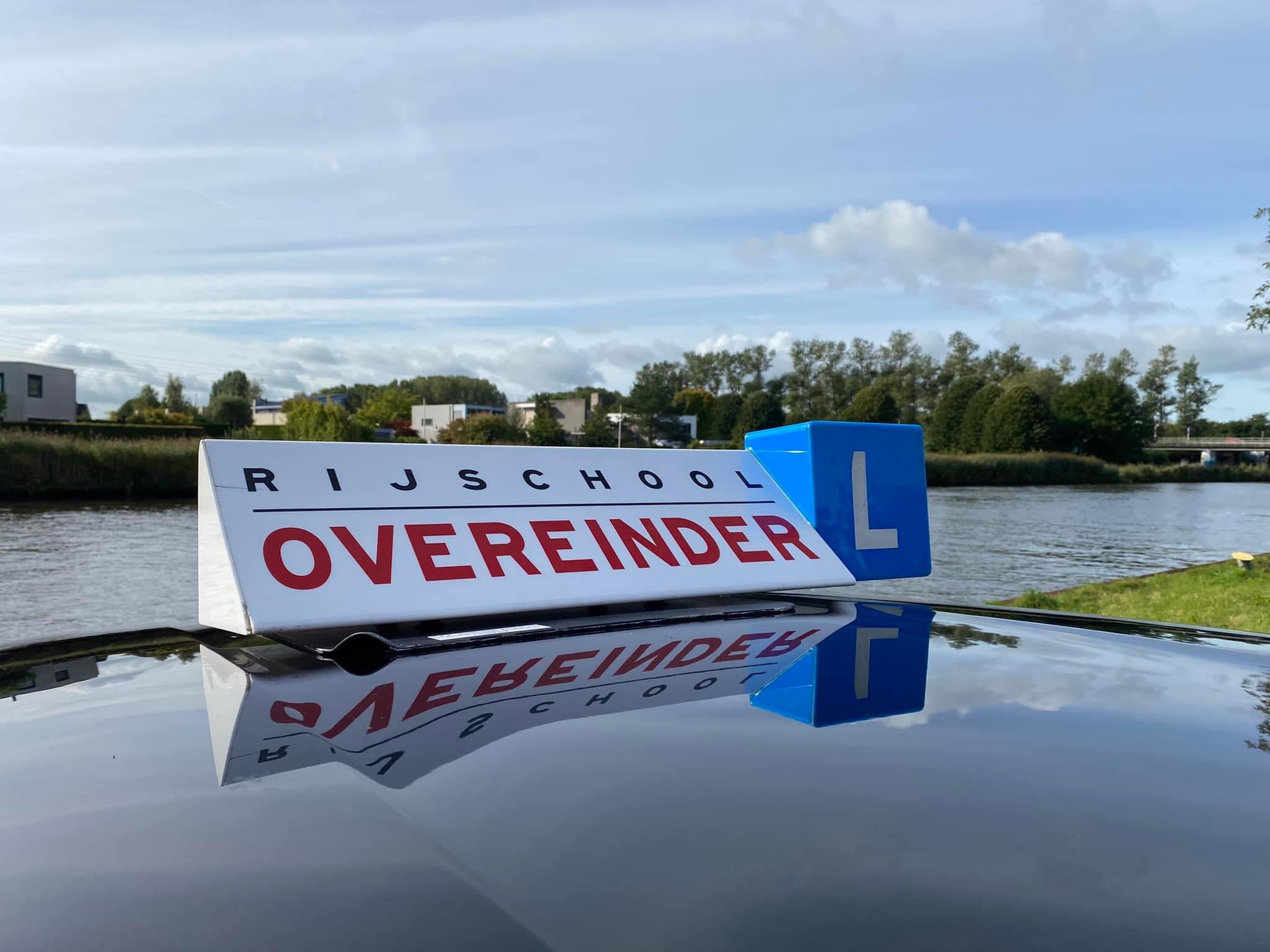 Rijschool Overeinder logo