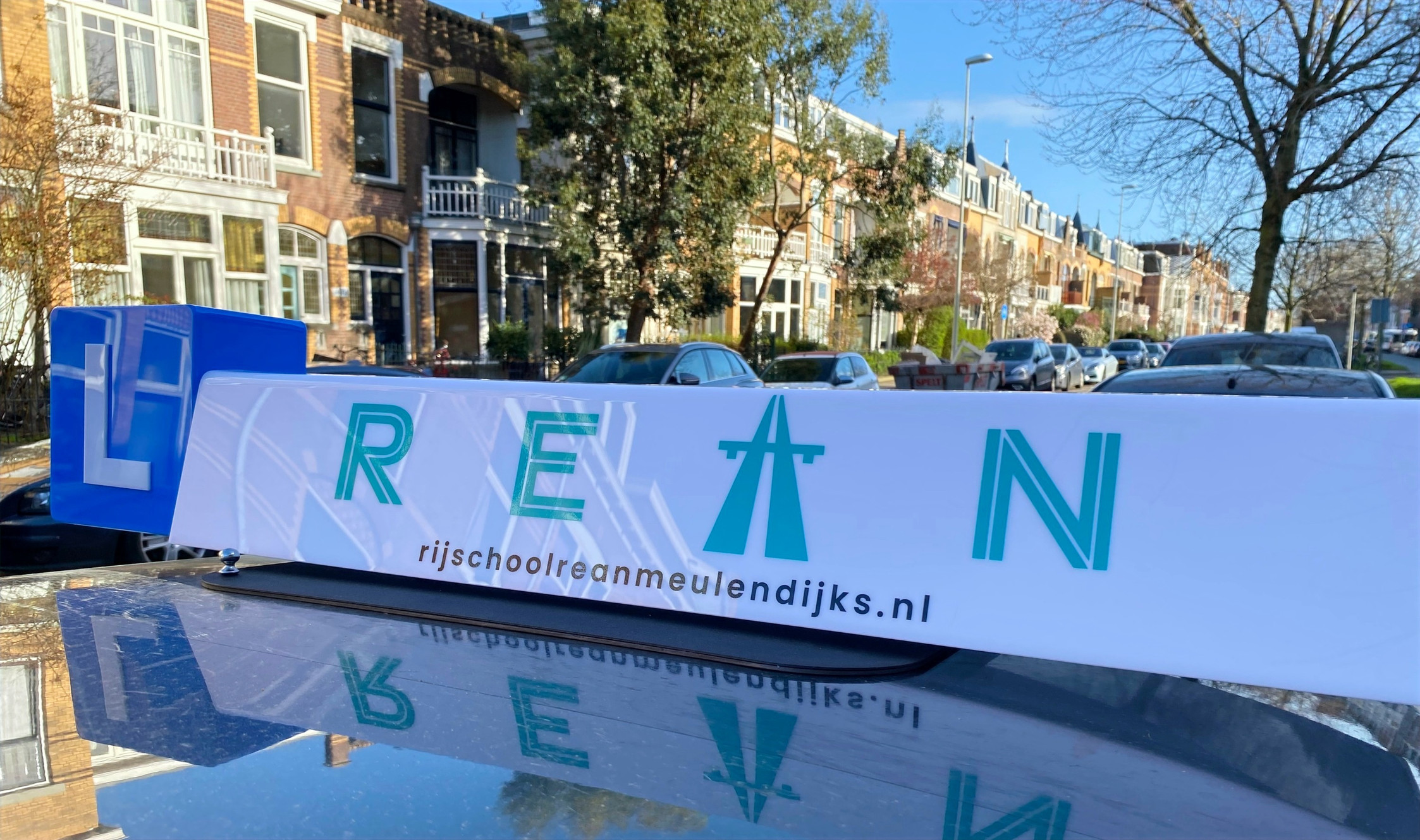 Rijschool Rean Meulendijks logo