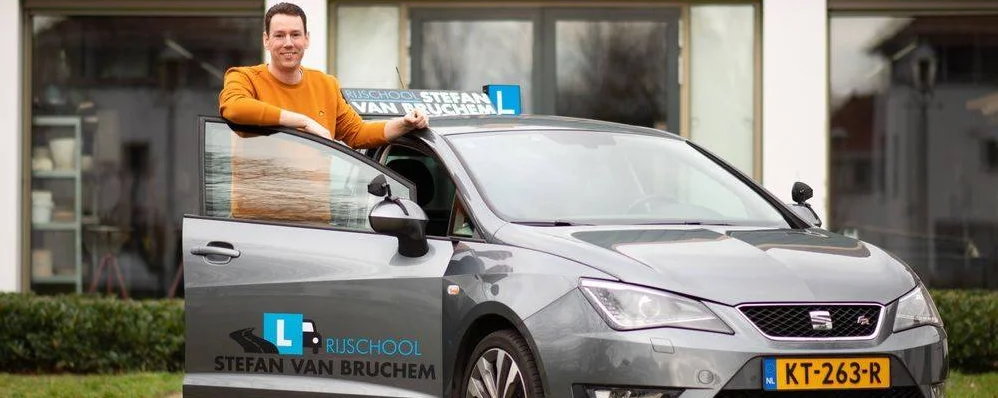 Rijschool Stefan van Bruchem logo