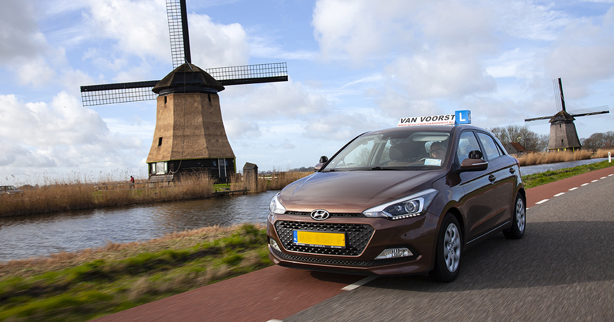 Rijschool Van Voorst logo