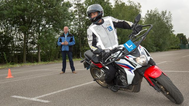 Rijvoordeel verkeersschool logo