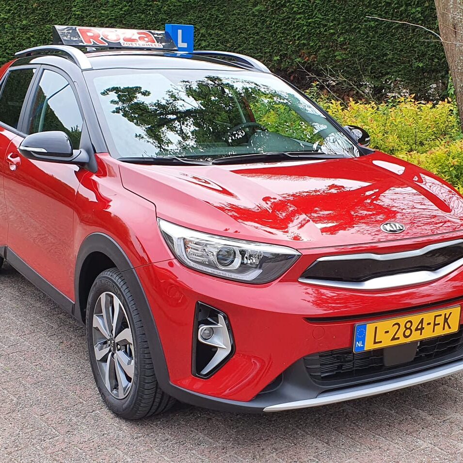 Roza Autorijopleidingen logo